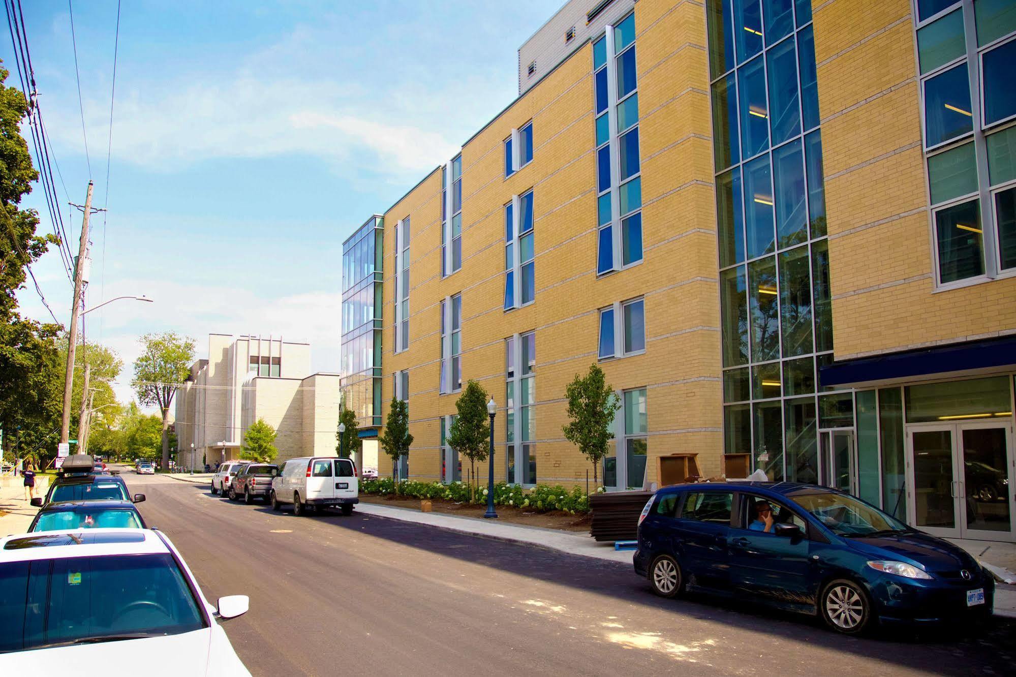 Queen'S University - David C. Smith House - Campus Accommodation Kingston Exterior photo